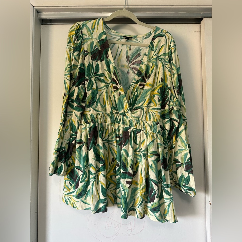 Torrid Green Leaf Print V-Neck Top